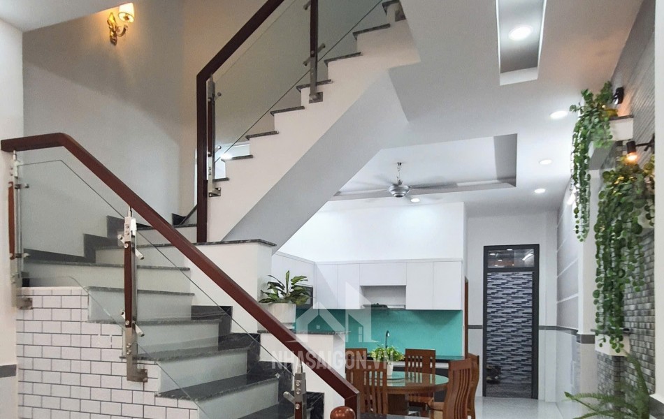 Bán nhà mới xây Full nội thất đường số 6 Linh Xuân Thủ Đức TPHCM,LH 0909428959.